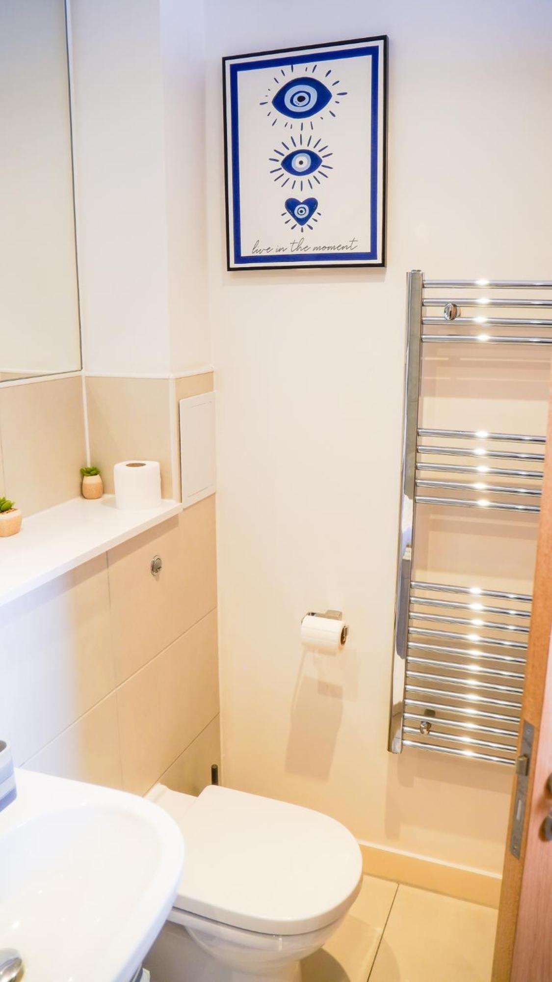 Appartement Centre With Balcony & Free Parking